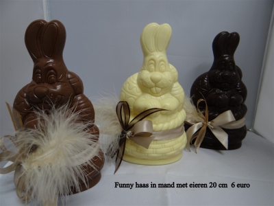 Funny haas in mand met eieren 20cm: 6€