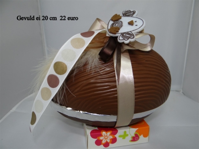 Gevuld ei 20cm: 22€