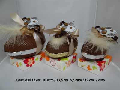 Gevuld ei 15cm: 10€ / 13,5cm: 8,5€ / 12cm: 7€